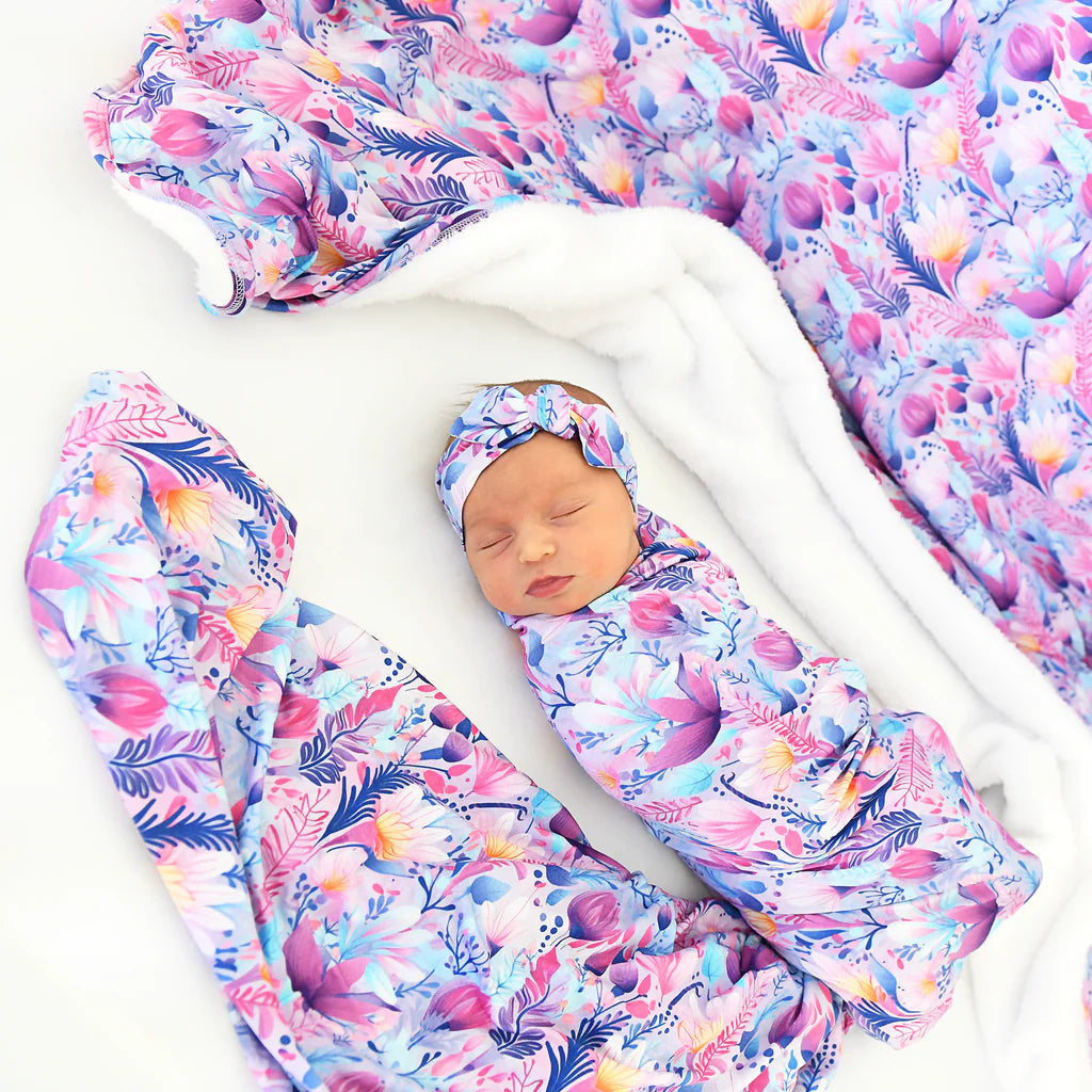 Gigi and Max Ayla Floral Swaddle and Bow Set