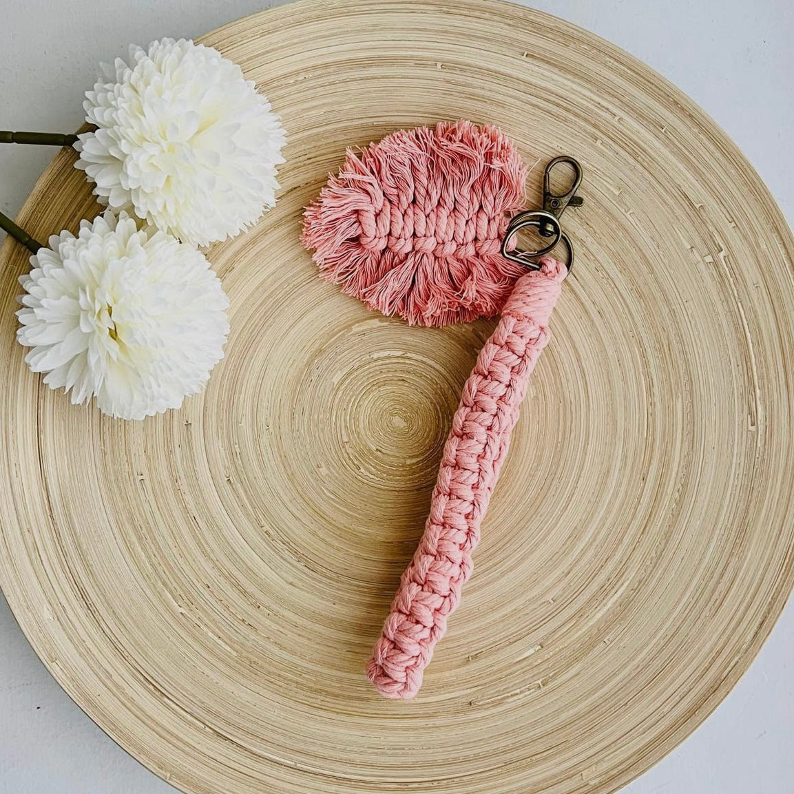 Boho Macrame Keychain - Leaf Tassel - Pink