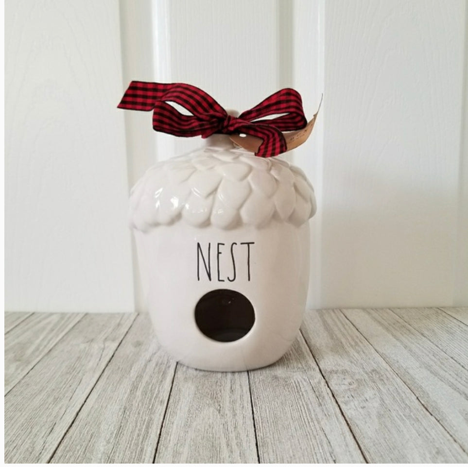 RD Nest Acorn Birdhouse