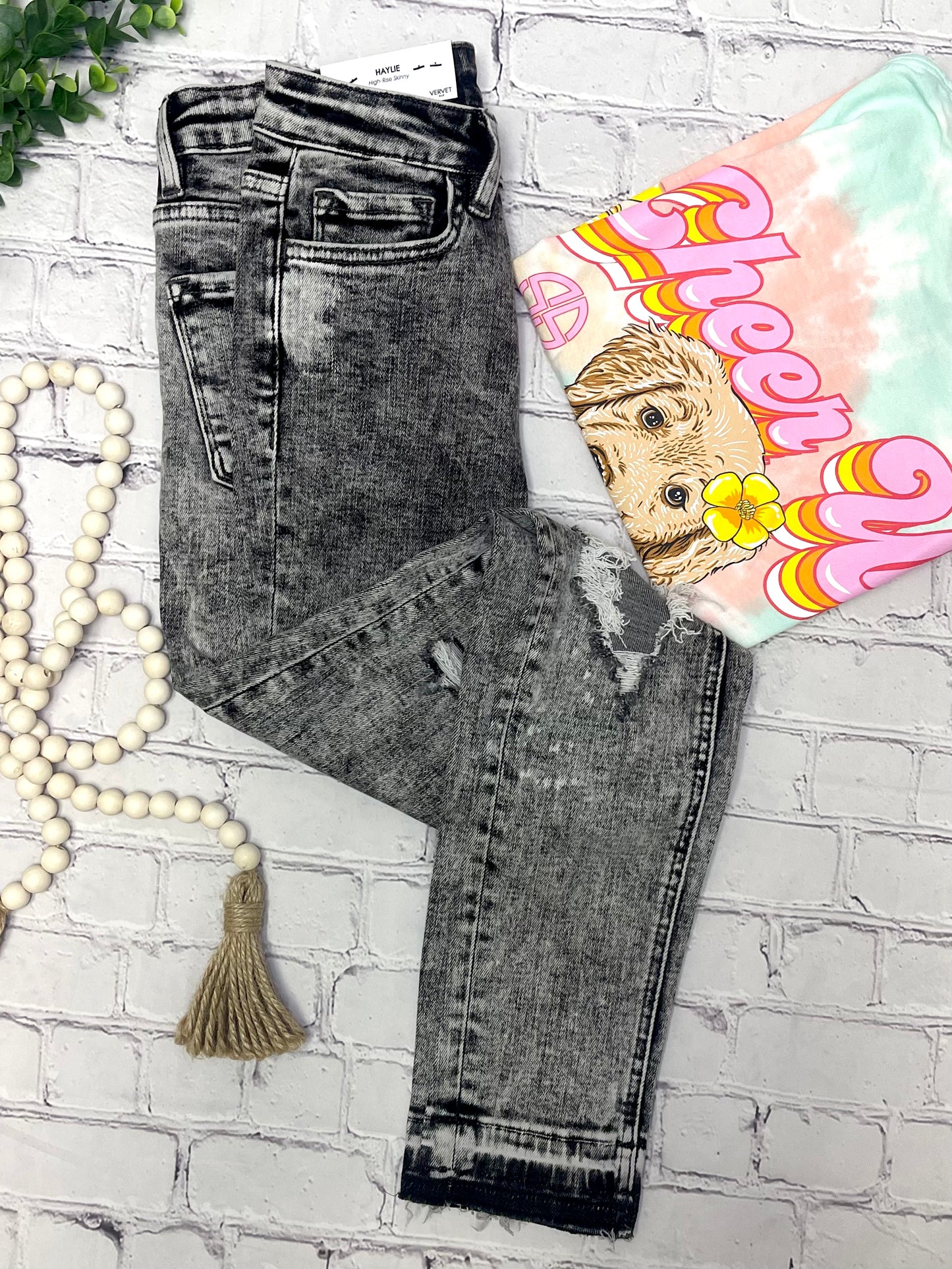 Distressed Mid Rise Crop Jeans