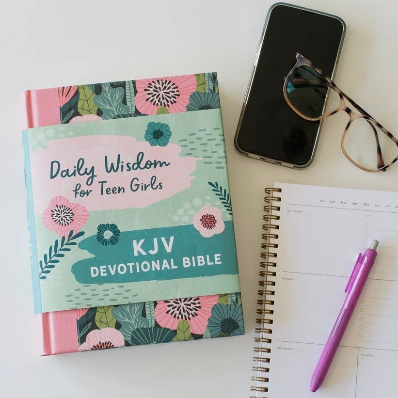 Daily Wisdom For Teen Girls KJV
Devotional Bible - Blush Rain