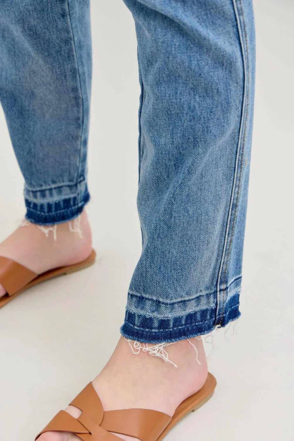 Judy Blue Mid Rise Rigid Magic Release Hem Boyfriend Denim Jeans