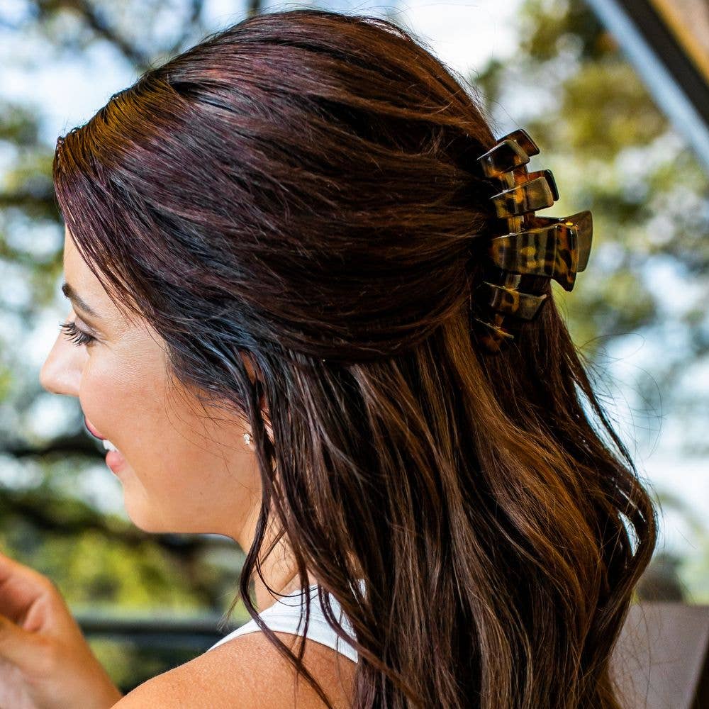 Tortoise Medium Classic Hair Clip
