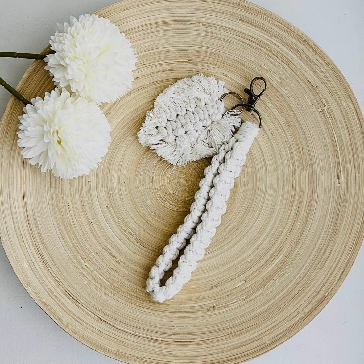 Boho Macrame Keychain - Leaf Tassel - Natural